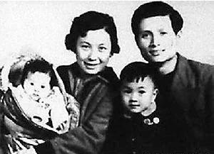 军代表为看裸体 抹黑女演员脱光衣裤后还对其开膛破肚