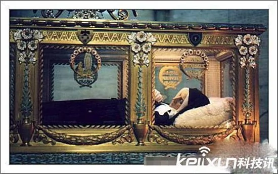 睡美人：圣女贝尔纳黛特去世百年肉身不腐