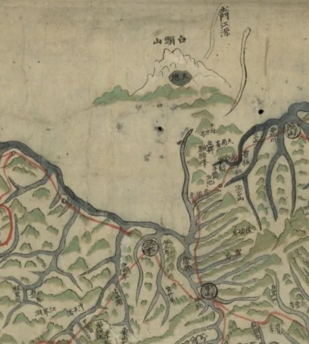 朝鲜古地图《东国八域山川一览全图》（1869年），天池在中国境内（图中的“土门江源”实为今天的松花江源）（网络图片）