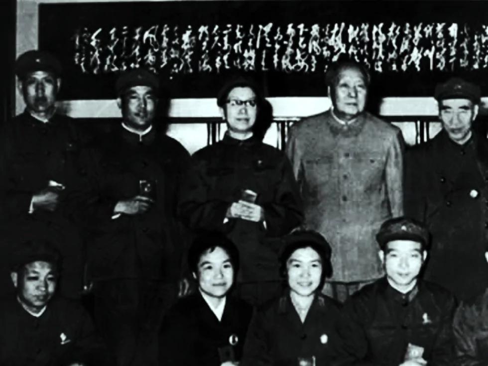 叶群庐山诉苦:我梦中都在向江青道歉