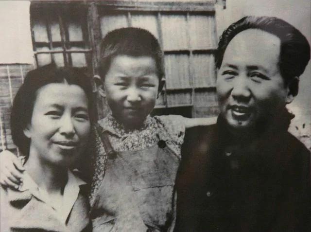 难得一见:江青亲自为毛泽东包饺子