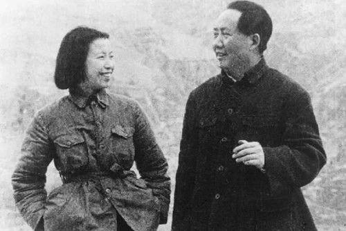 难得一见:江青亲自为毛泽东包饺子