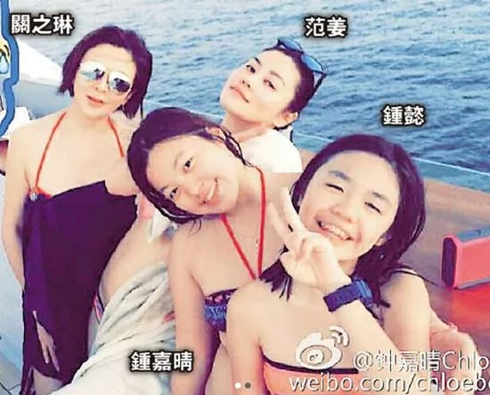 关之琳与范姜、钟嘉晴、钟懿一起游船河，和阳光玩游戏