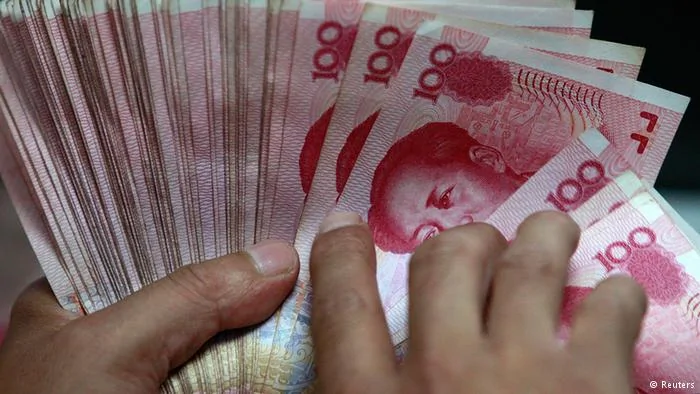 China Währung ein Handvoll100 Yuan Banknoten