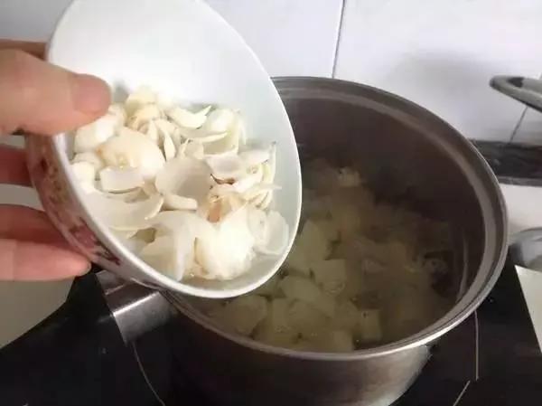 女人每月喝一次,消肿、减肥、抗衰老!