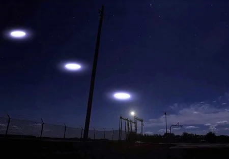 模擬圖：核基地上空接二連三出現UFO（vimeo視頻截圖）