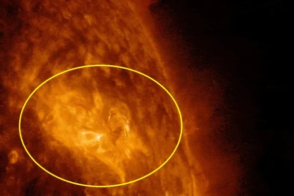 太阳耀斑向太空中喷射巨大能量。（NASA/SDO/Goddard）