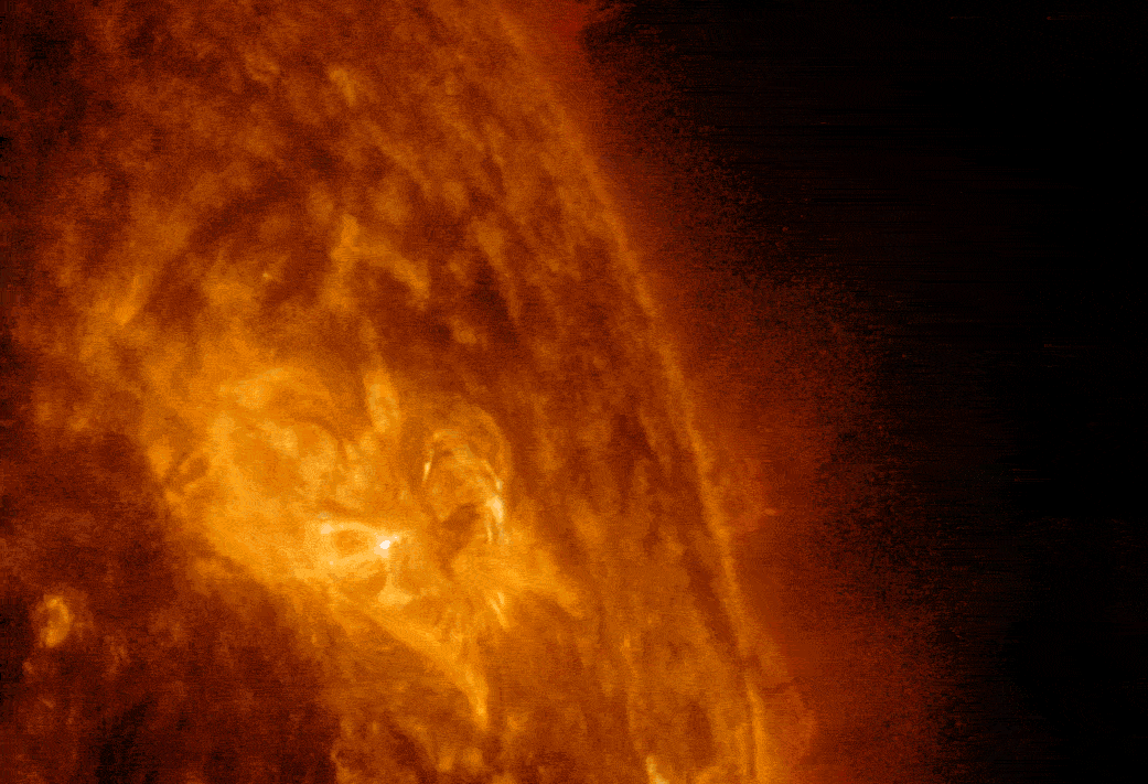 2016年4月17日的太阳耀斑景象。（NASA/SDO/Goddard）