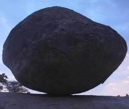 世界上最奇葩的十块平衡石,居然还不倒!