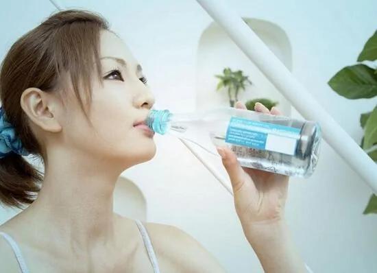 想要排毒养颜 每天只需做3件事