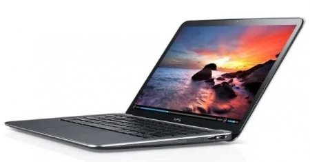 Dell XPS15(9550)微边框的外观设计加大了屏幕空间，却不失其轻薄、便于携带的特性。（网站截图）