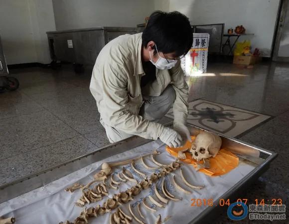 下水道挖到无名女尸 竟是千年文化骨骸