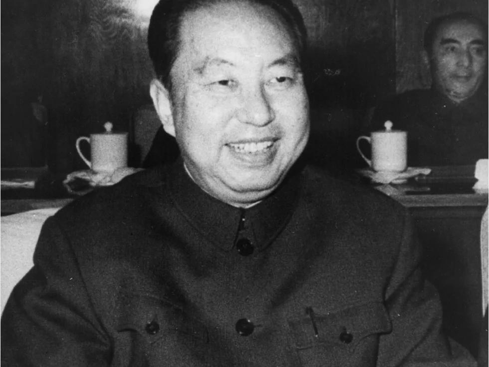 英明领袖华国锋:舆论制造了伟人
