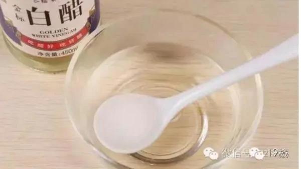 马桶不泛黄不发臭,只因水箱里放个塑胶瓶,奇迹就发生了!