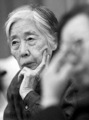 刘少奇夫人王光美亲自品尝到了自己种的苦果