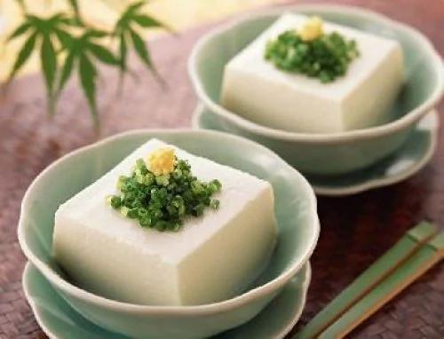 好豆腐是什么颜色?乳白色或淡黄色的最营养