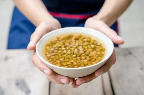 绿豆汤煮10分钟最解暑!为何这些人却不能随便喝?