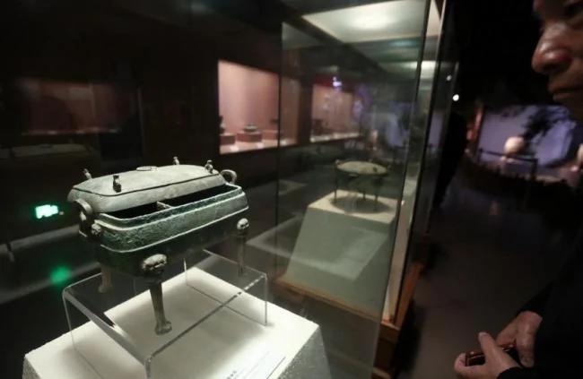 “吃货”神器 2000年前的“鸳鸯火锅”现身