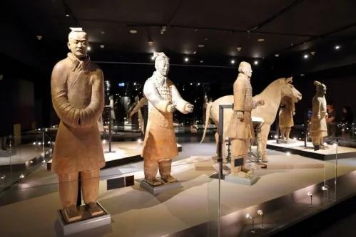 秦兵马俑各司其职 尽显千军俑士雄威