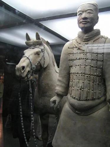 秦兵马俑各司其职 尽显千军俑士雄威