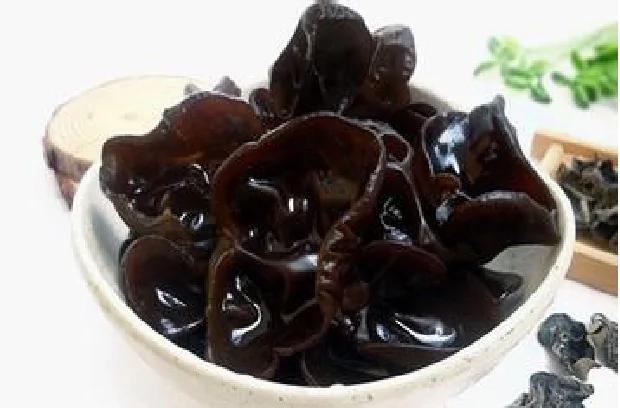 把毛巾扔进微波炉 竟有奇效 真是白用了那么多年