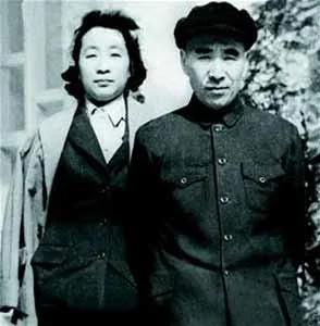 叶群曾向身边服务员抱怨:为了首长身体 我守活寡
