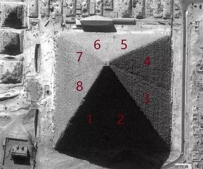 这张卫星影像看得更清楚，金字塔确实有8个面。(图/大嘴侃歷史)