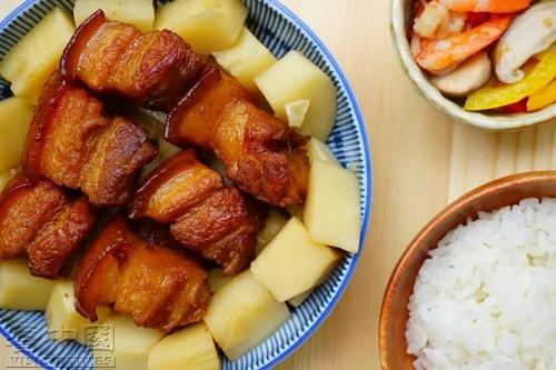 减肥必看!饭前10分钟,按这两个地方可以少吃点儿