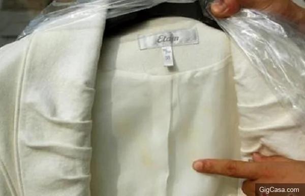 要换季了衣服拿出来都黄黄的气死人了 只要用这个方法就可以去除