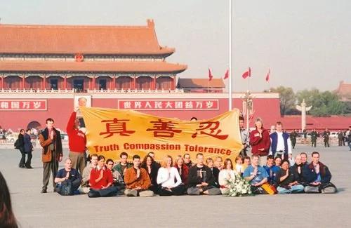 三个代表自吹自擂