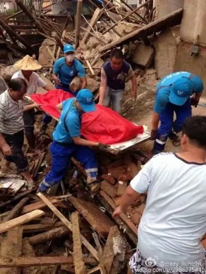 颱風橫掃福建，民間披露死亡人數已達到500人左右，官媒闢謠稱「因災死亡2人，失蹤17人」。（網絡圖片）