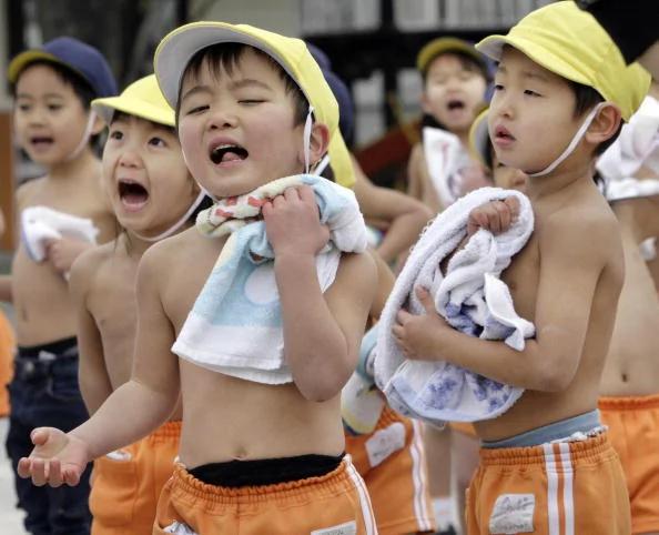 肚脐里的〝泥〞可以抠掉吗?这么多年都做错了!