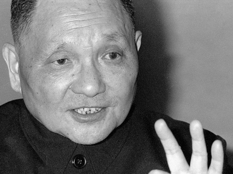 邓小平因何事求汪东兴