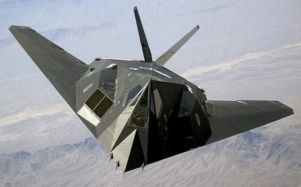 美國空軍F-117夜鷹隱形戰鬥機（維基百科）