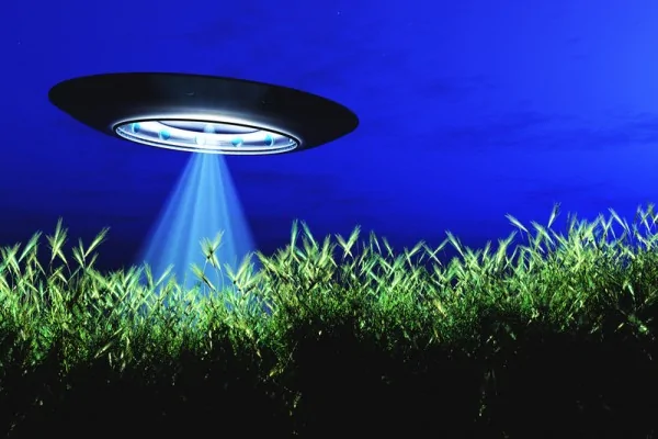 UFO来到地球的艺术图。（Fotolia）