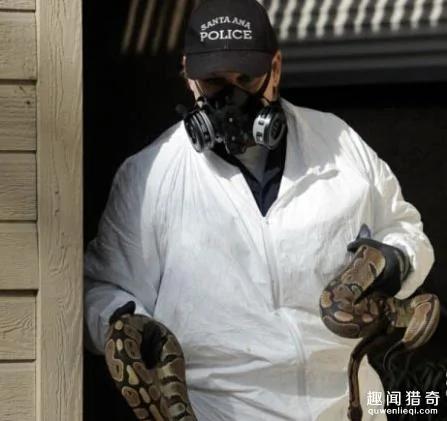 邻居家散发恶臭: 男子报警后吓傻