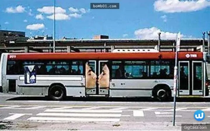 巴士廣告因為效果太逼真，被警車追着跑！