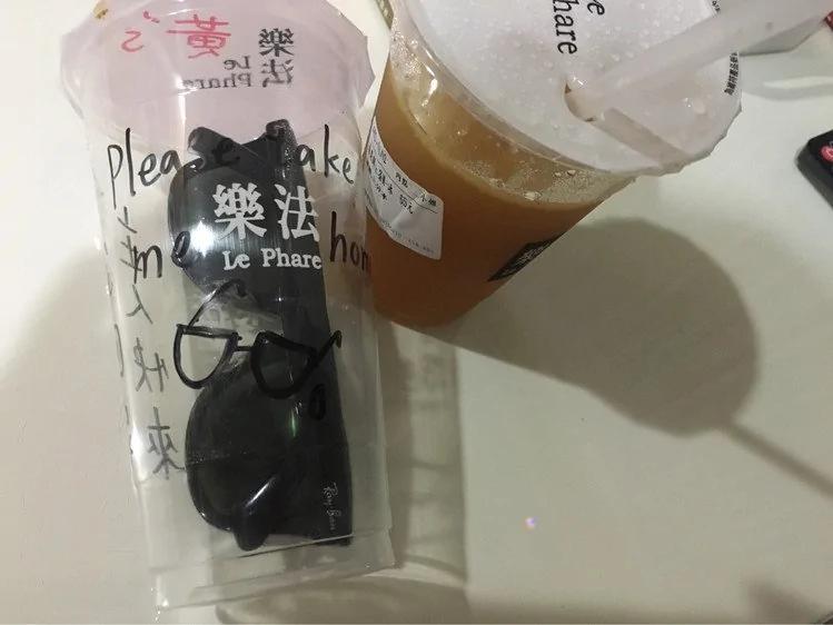 不小心把太阳眼镜忘在饮料店…店员竟然这样保管