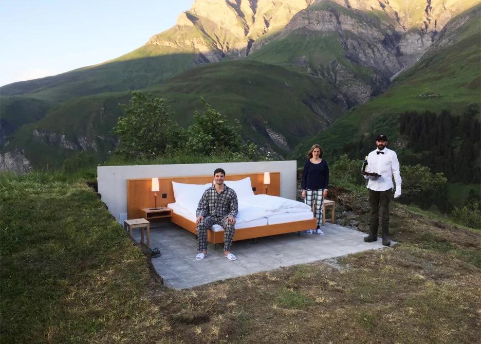 真的睡在云里雾里 只有一张床的阿尔卑斯山旅店快点抢