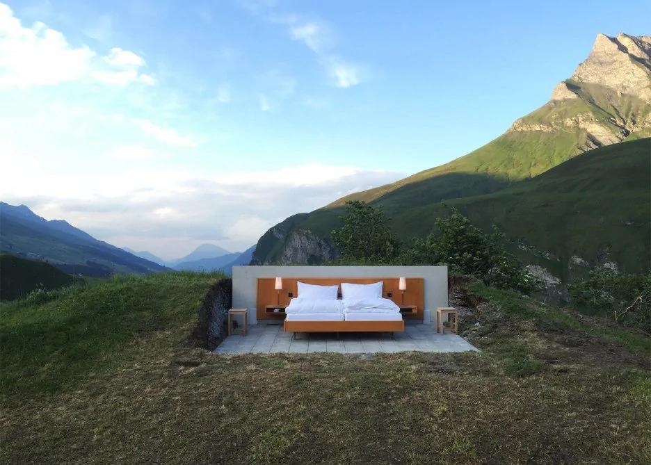 真的睡在云里雾里 只有一张床的阿尔卑斯山旅店快点抢