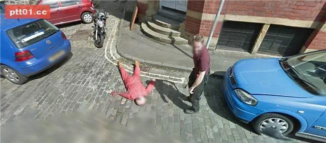 Google街景拍到令人费解又有趣的画面,画面挺吓人的!