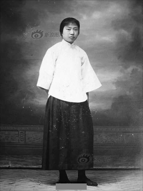 19张珍贵老照片看中国女性服装百年演化史