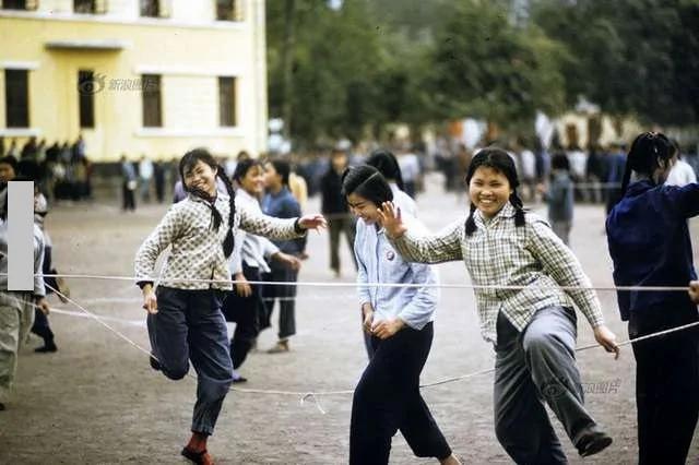 19张珍贵老照片看中国女性服装百年演化史