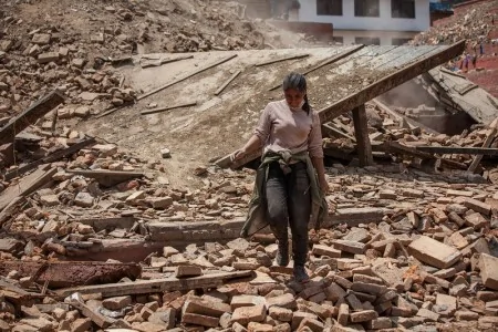 4月27日，一場7.8級地震後的尼泊爾首都加德滿都街頭。（Omar Havana/Getty Images）