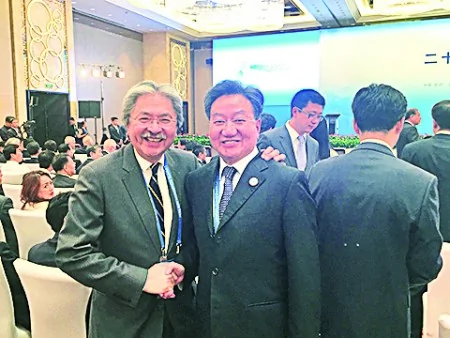 身处杭州出席G20峰会的财政司司长曾俊华，9月4日指“新鲜人”会为议会带来新气象。（曾俊华博客）