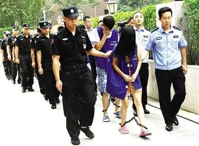 台湾2名恐怖分子假扮警察欲炸毁高铁 台湾 恐怖分子 高铁 新浪新闻