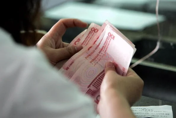大陸學者8月31日刊文披露，人民幣匯率風險是中國經濟最大的風險。（大紀元資料圖）