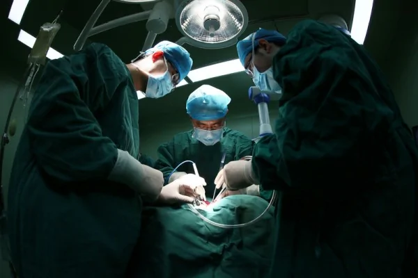 天津市第一人民醫院擁巨大器官移植供體來源，引國際質疑。*