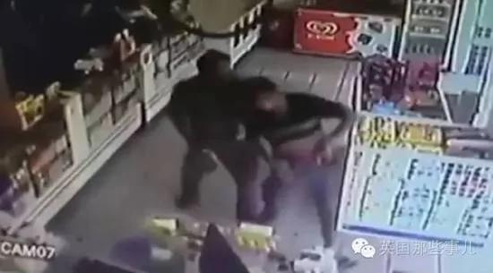 巴西两位便衣互相怀疑身份 结局惨不忍睹