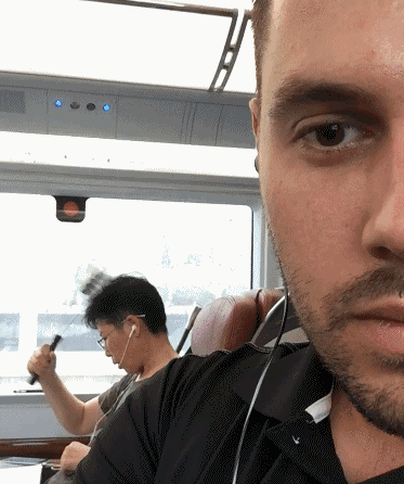 老外体验高铁,竟遭遇到神秘的东方力量?